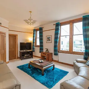  Holiday home The Traquair Park